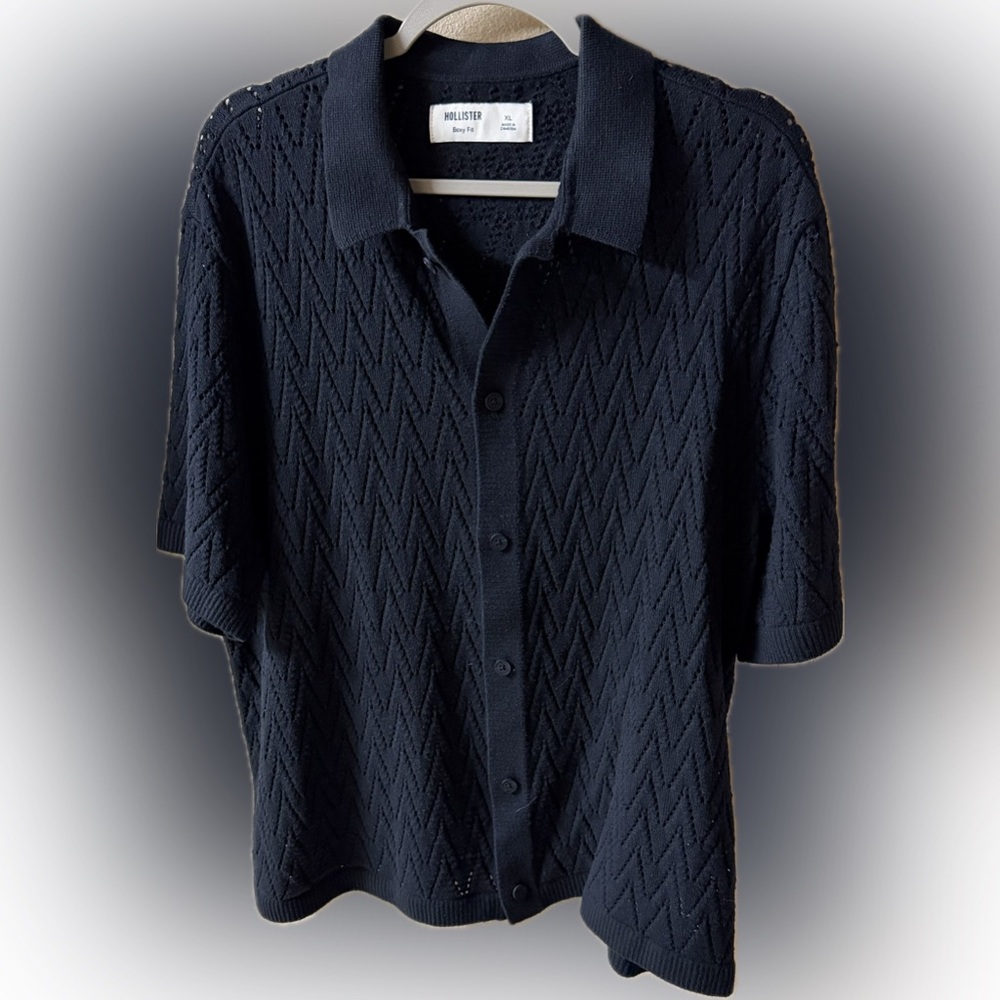 Hollister Men's Black Textured Button Down Shirt, XL